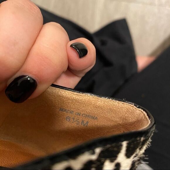 Animal print with faux hair, 4” heel, size… - Picture 4 of 10